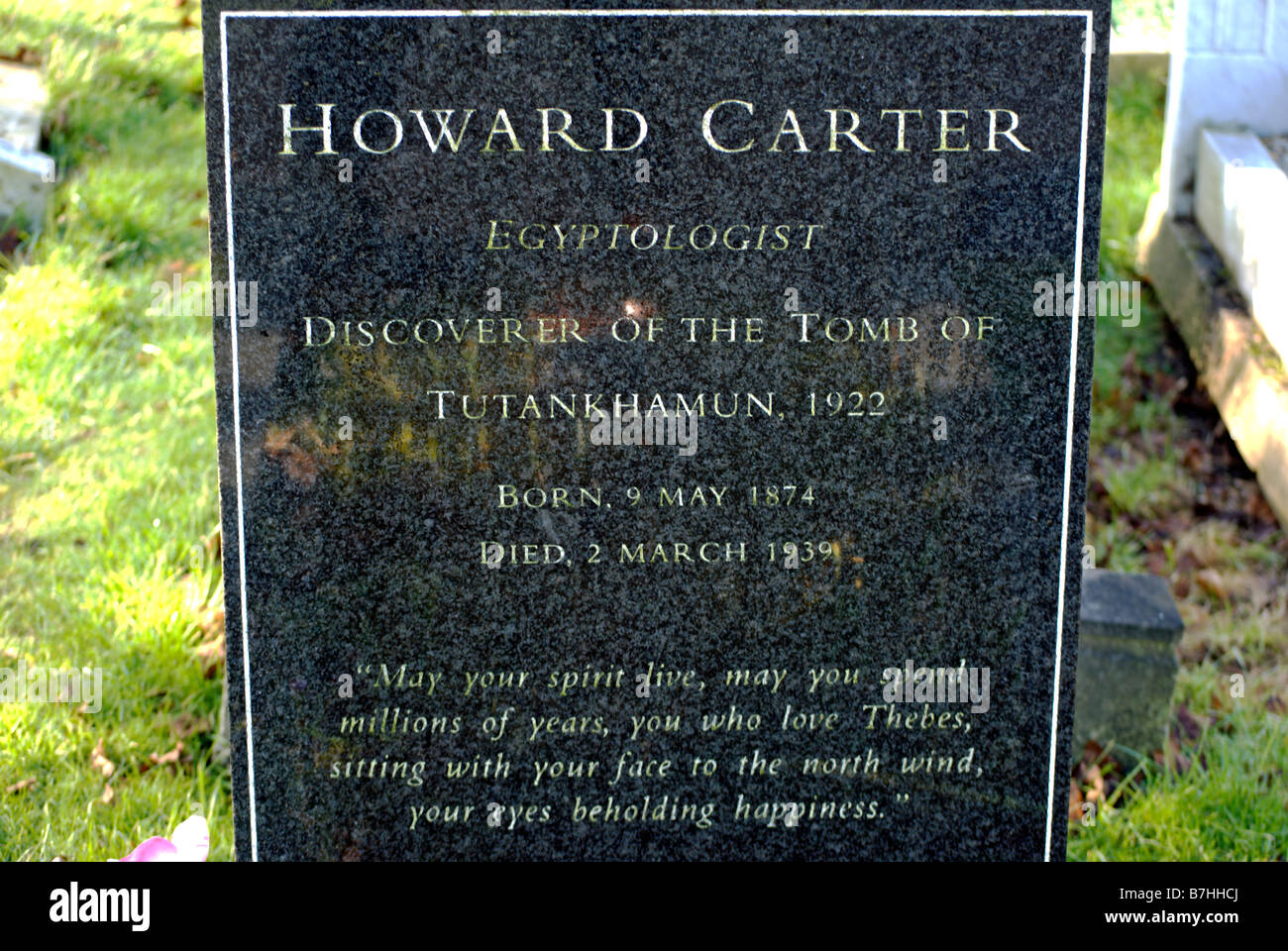 gravestone of egyptologist howard carter at putney vale cemetery