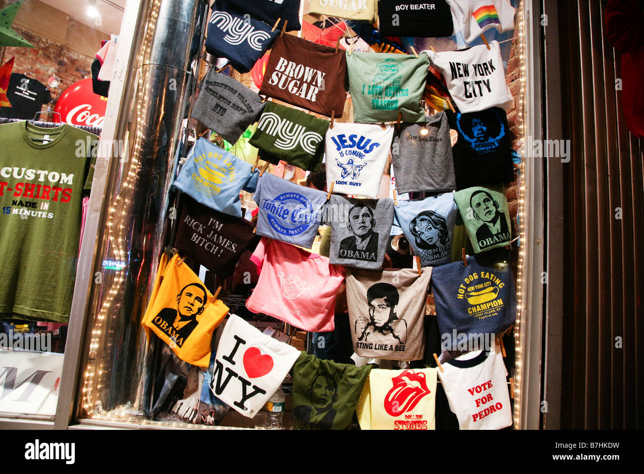 Page 2 - New york gift shop High Resolution Stock Photography and Images -  Alamy