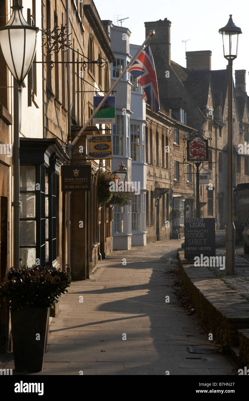 Chipping Campden street scene, Chipping Campden, Cotswolds, Gloustershire England Stock Photo