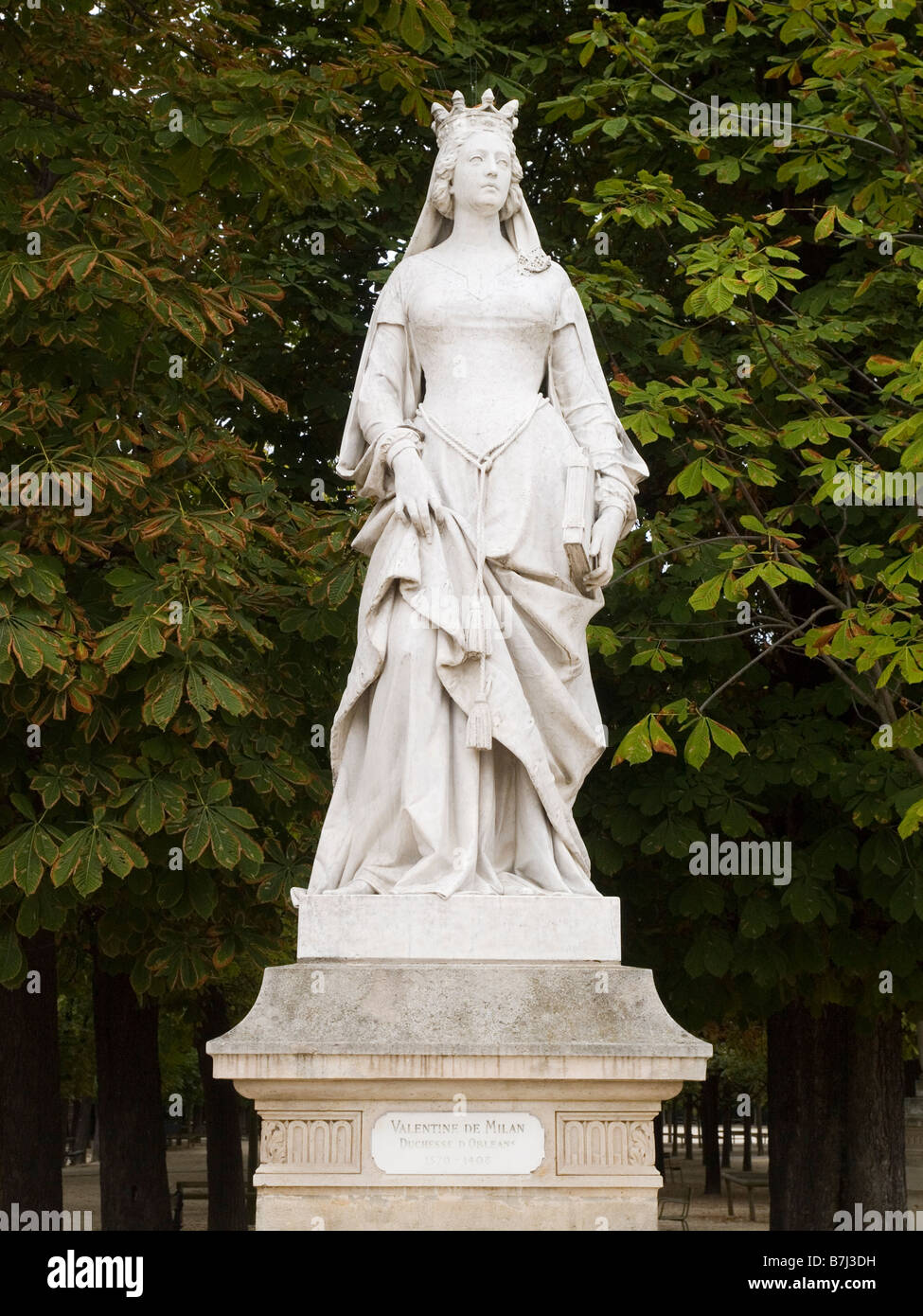 Stone statue of Valentine de Milan Duchesse D'Orleans in Jardin du