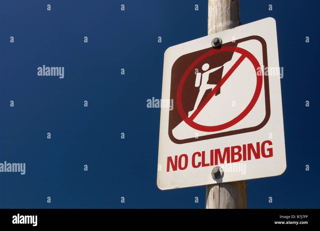 No climbing sign hi-res stock photography and images - Alamy