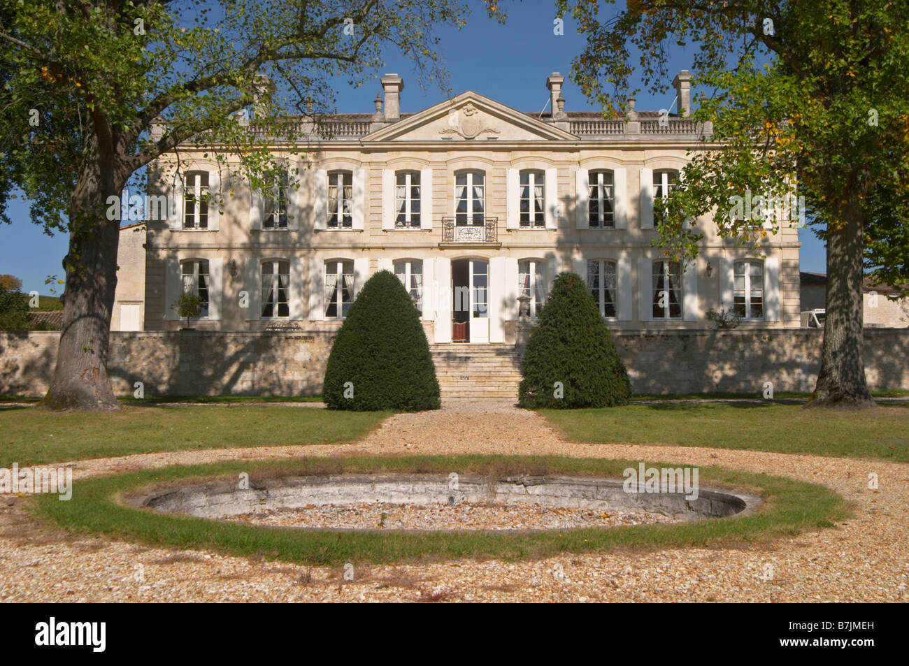 chateau la dauphine fronsac bordeaux france Stock Photo Alamy