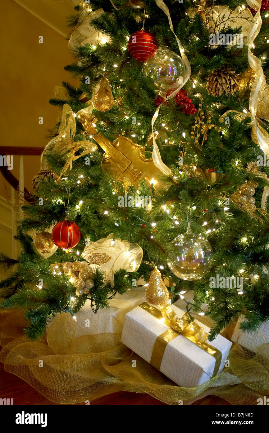 Golden Agers Gift Tree is Up! - Ksst Radio