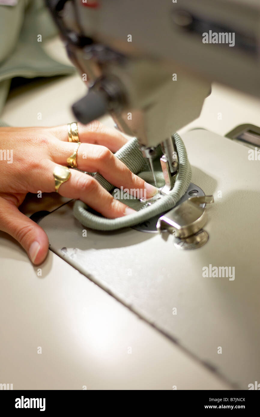 Hand sewing machine hi-res stock photography and images - Alamy