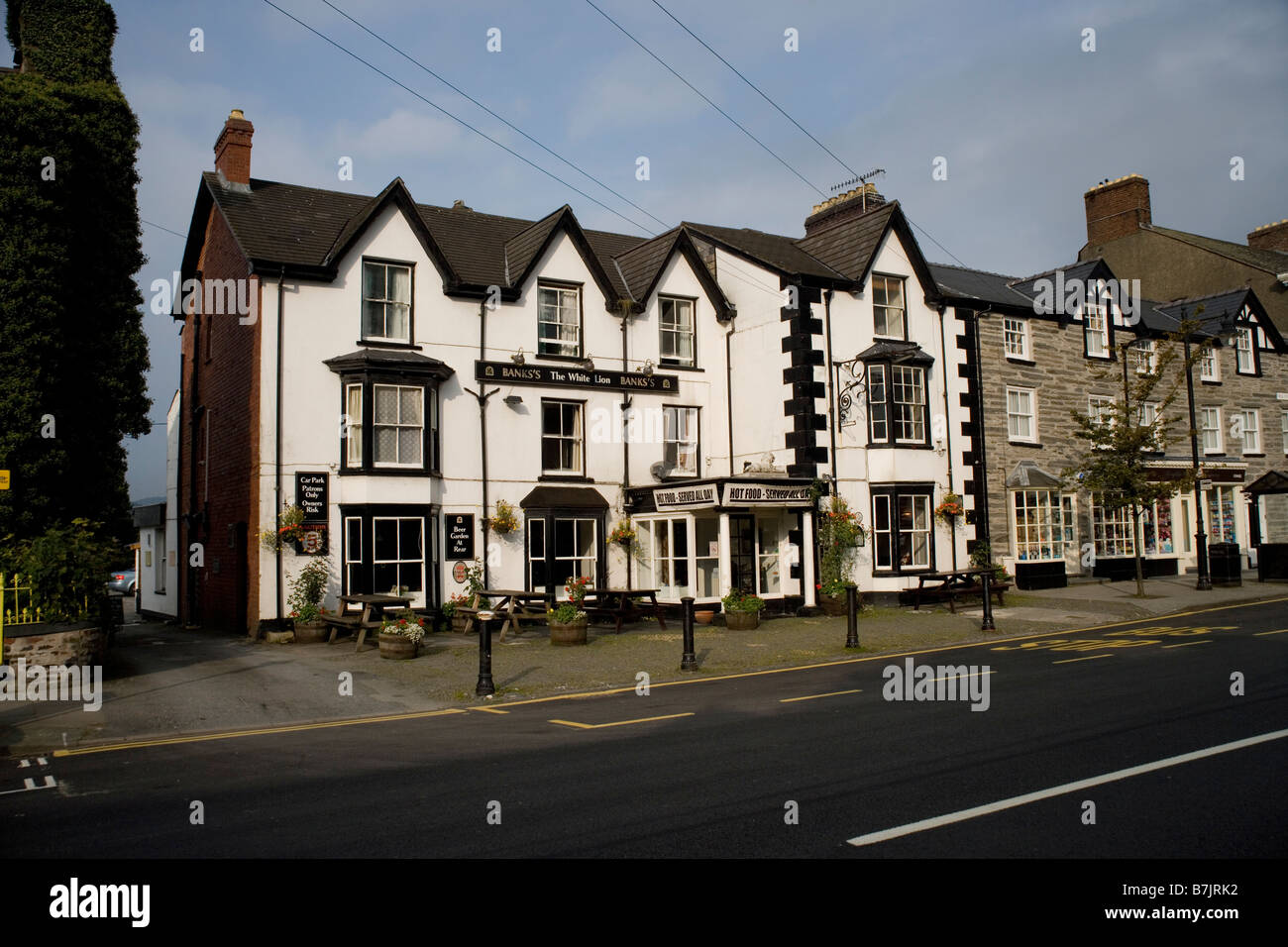 The White Lion Public House in Machynlleth, North Wales Stock Photo Alamy