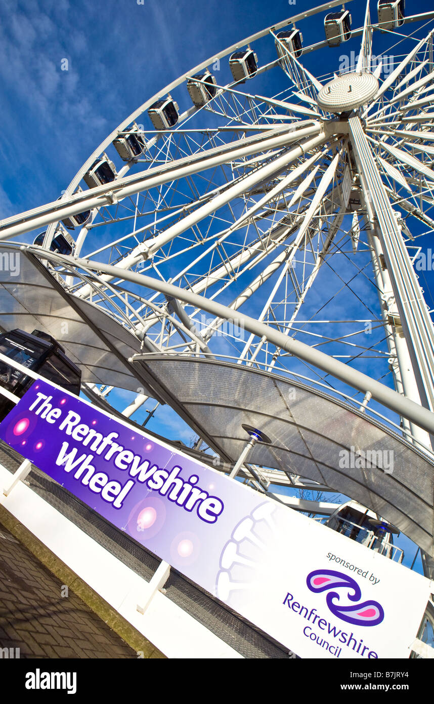 THE RENFREWSHIRE WHEEL THE WHEEL WAS OPERATED BY WORLD TOURIST ATTRACTIONS Stock Photo