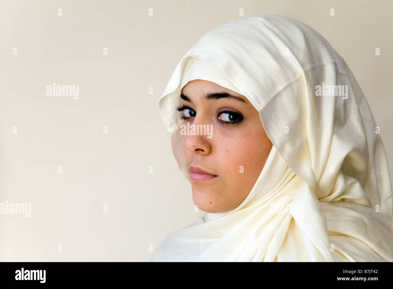 Of hijab wearing pics girls Young girls