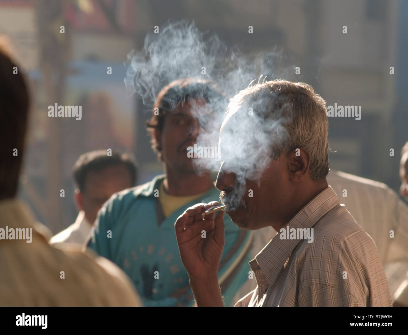 Bangalore Karnataka India Cigarette smokers Stock Photo Alamy