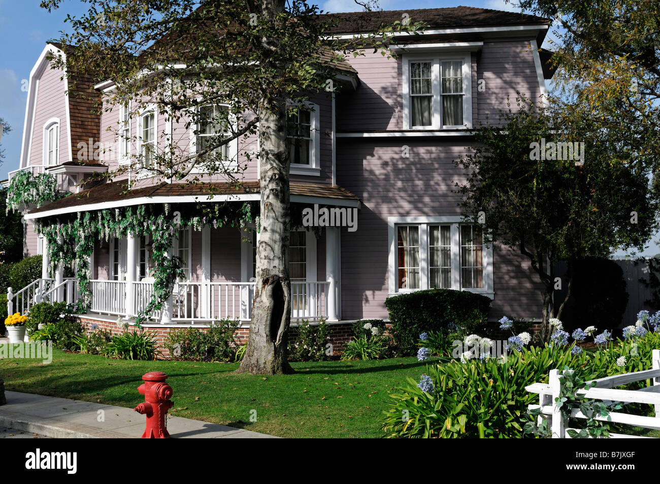 Desperate housewives wisteria lane houses Sorry, desperate housewives wisteria lane houses