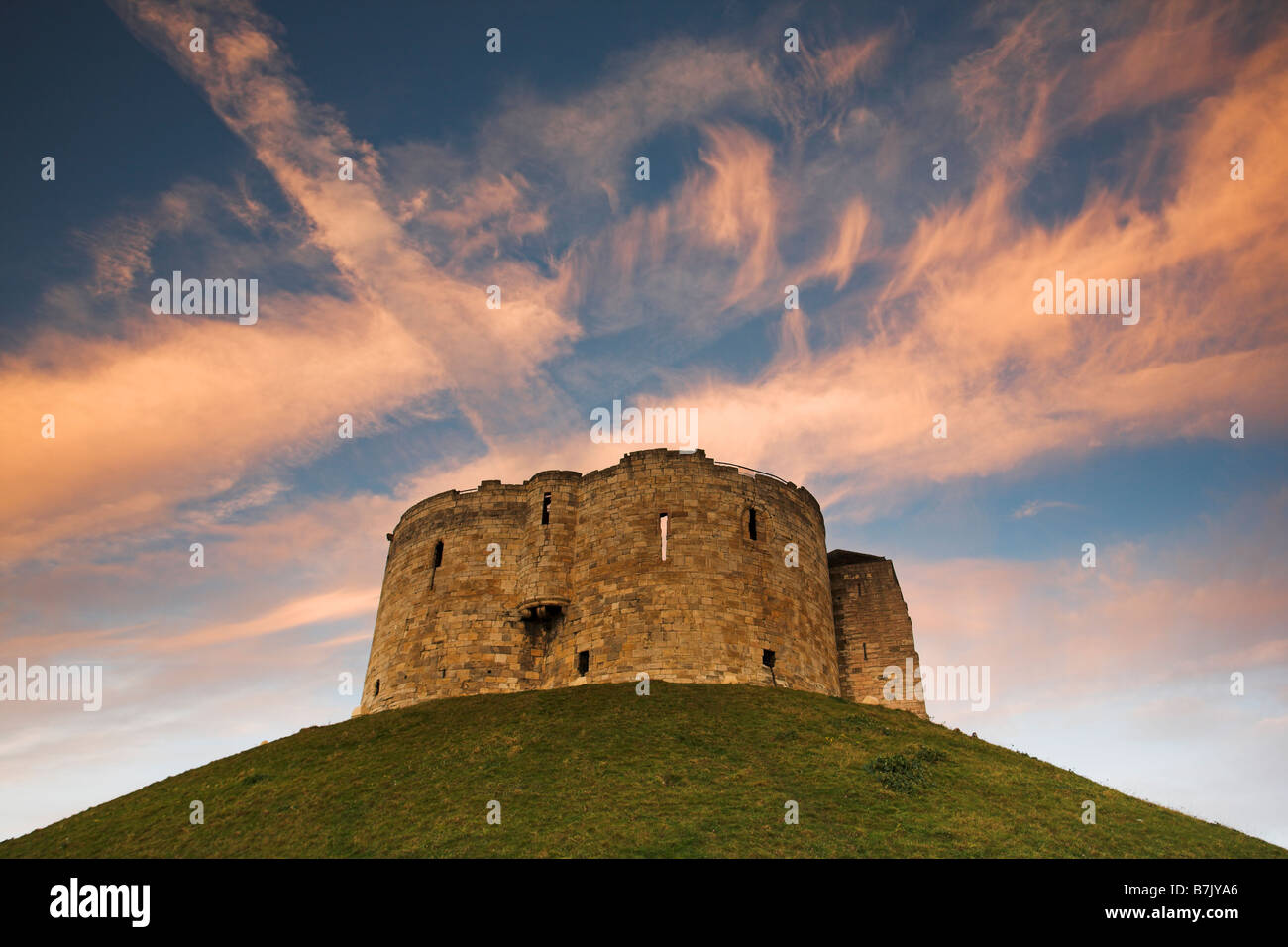 Cliffords Tower At Sunset In The Historic City Of York North Yorkshire ...