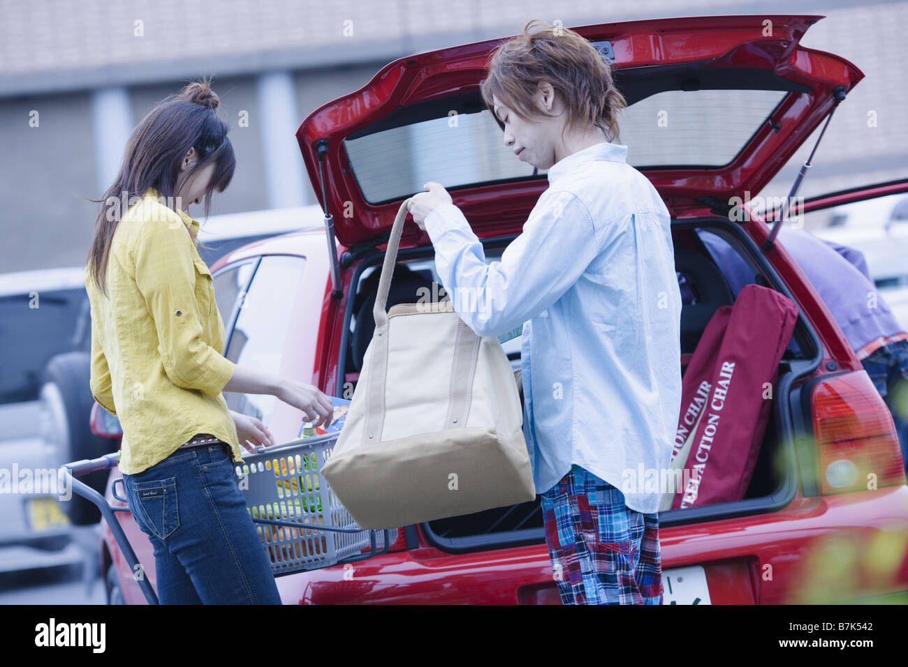 Groceries car hi-res stock photography and images - Alamy
