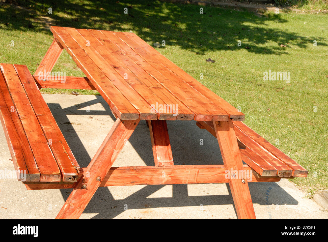 Resurfaced picnic table Stock Photo Alamy