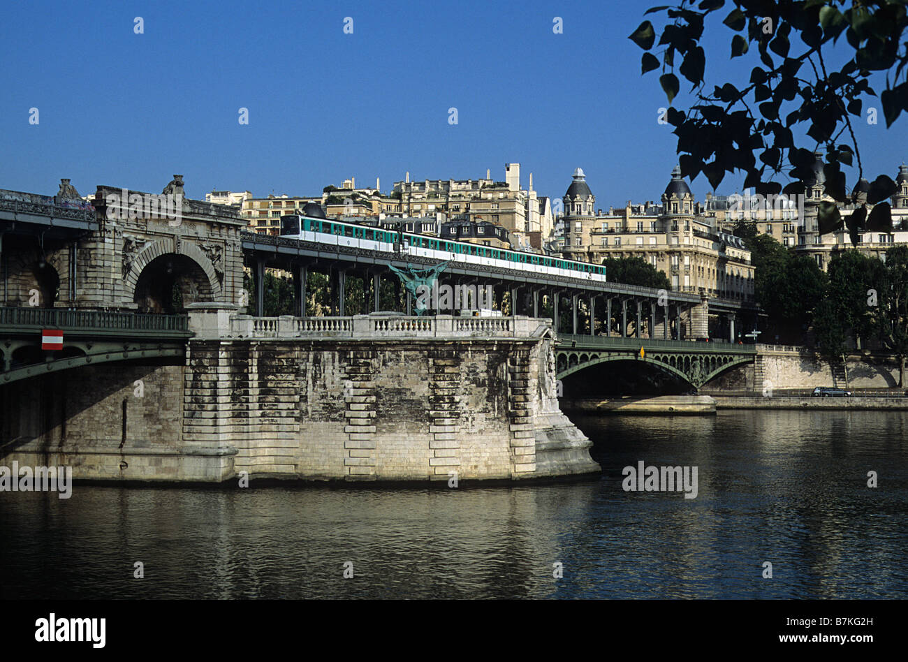 Paris, view northwarsds of the pont Bir-Hakeim over the river Seine towards Passy on the right bank, with Metro train. Stock Photo