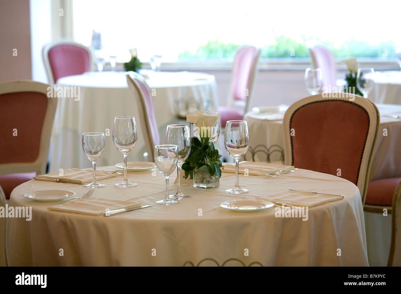 elegant table setting in classy restaurant Stock Photo Alamy
