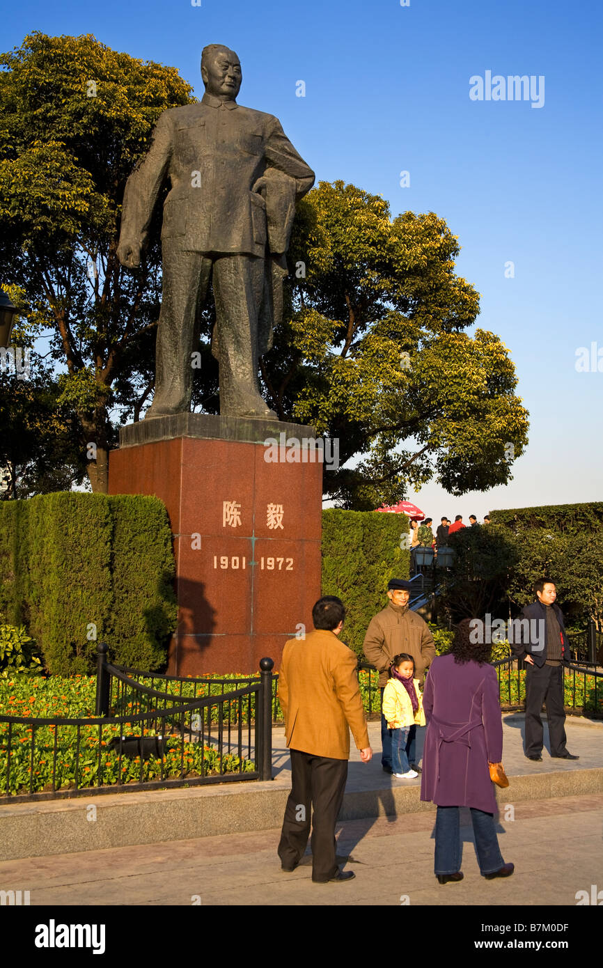 Chairman Mao Statue On The Bund Shanghai China Asia Stock Photo Alamy Chairman Mao Statue On The Bund Shanghai China Asia Stock Photo Alamy