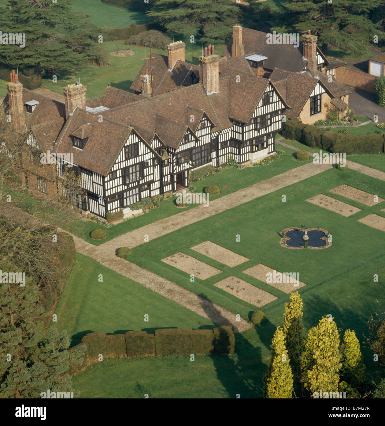 Tudor Court Stock Photos & Tudor Court Stock Images Alamy