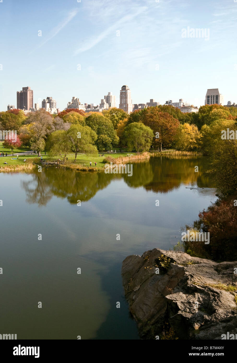 The view from Belvedere Castle over Belvedere lake towards Fifth Avenue, Central Park, New York, USA. Nov 2008 Stock Photo