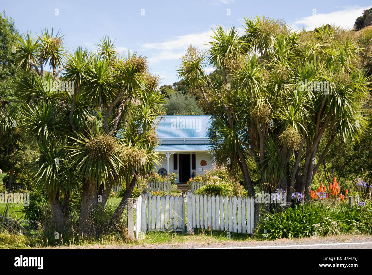 Old Homestead, Barrys Bay, Akaroa Harbour, Banks Peninsula, Canterbury, New Zealand Stock Photo