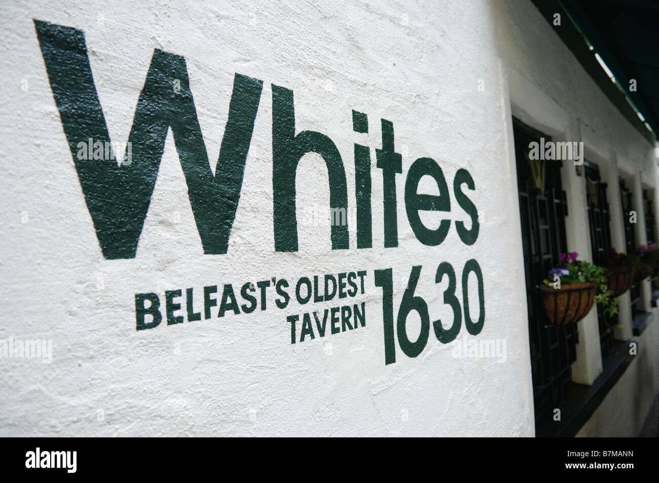 Front of Whites Tavern, Belfast Oldest tavern, established in 1630. Stock Photo