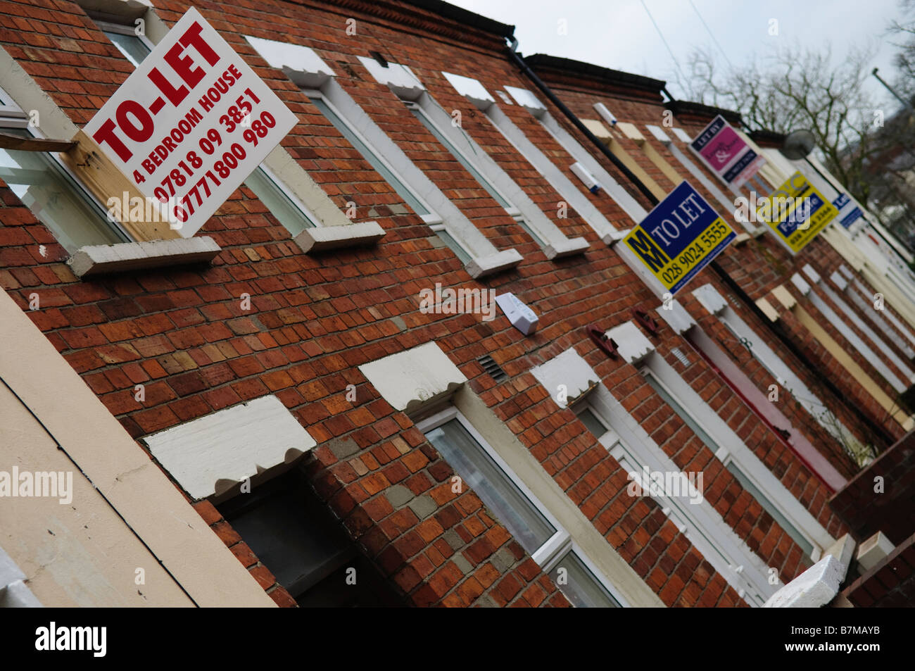 Sold sign house hires stock photography and images Alamy