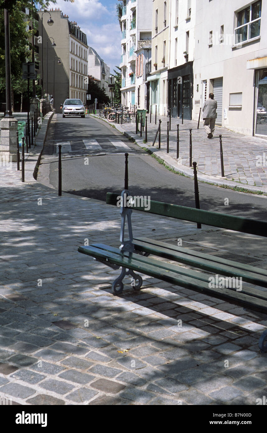 Paris, France, view north-west along rue Piat, on the northern edge of the Parc de Belleville. Stock Photo