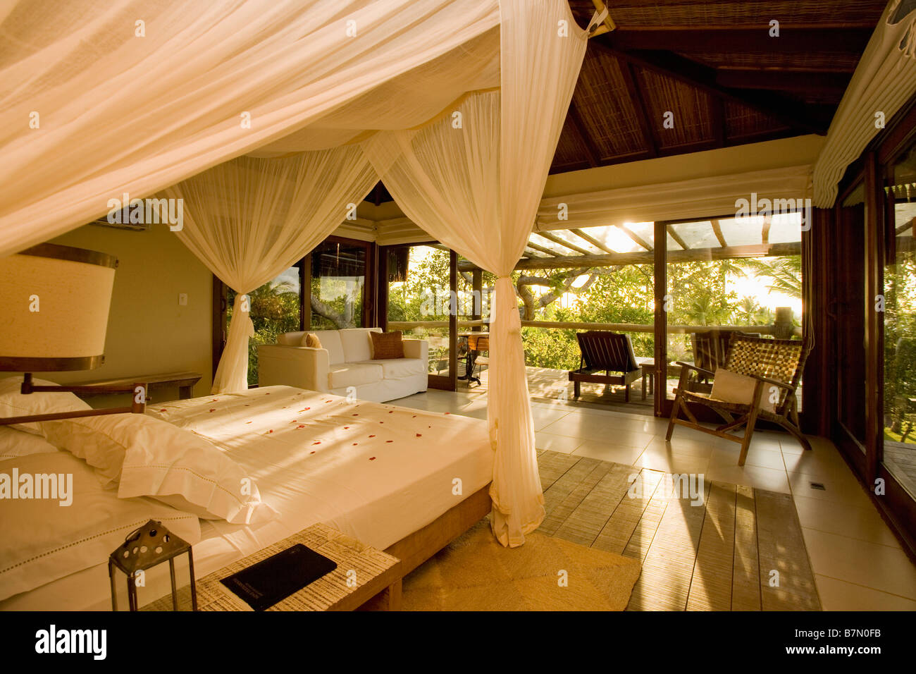 With white verandas hi-res stock photography and images - Alamy