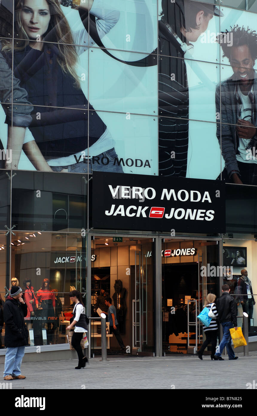Demokratisk parti slap af Bred rækkevidde Vero Moda Jack Jones store in the Bull Ring, Birmingham, UK Stock Photo -  Alamy