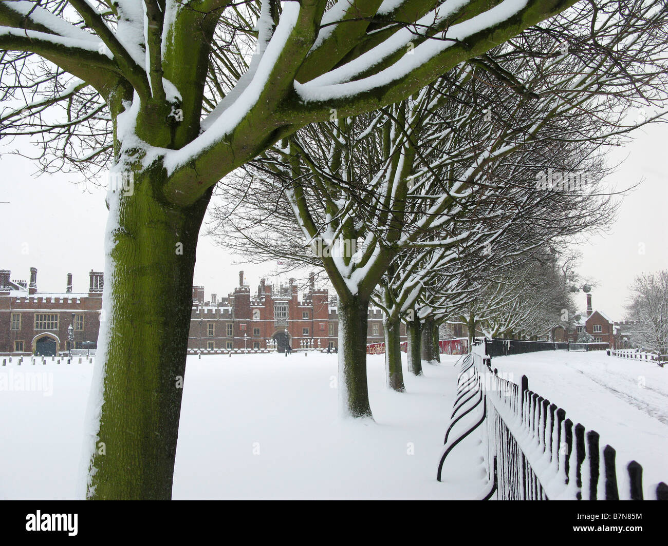 Snow at Hampton Court Palace, East Molesey, Surrey, England, Great Britain, United Kingdom, UK, Europe Stock Photo