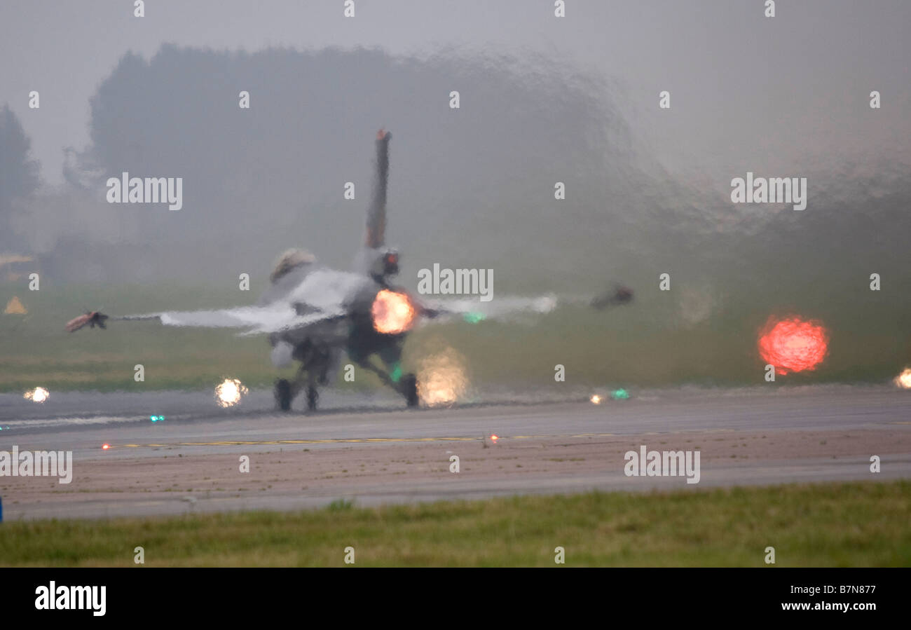 Fighter jet take off hires stock photography and images Alamy