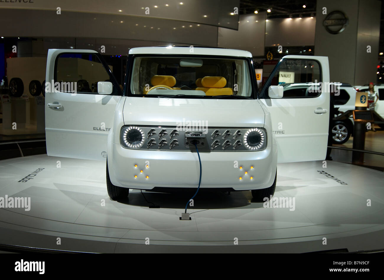 Nissan online cube ev