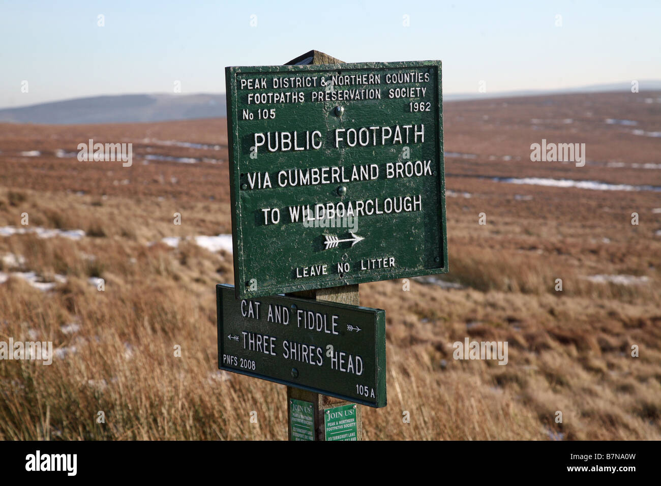Cast iron Public footpath signs to Wildboarclough, Cat and Fiddle and Three Shires Head, Derbyshire Stock Photo
