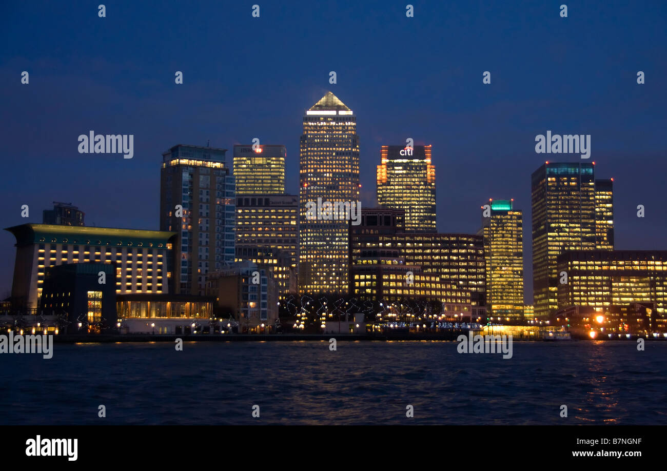 Canary wharf at night Stock Photo - Alamy