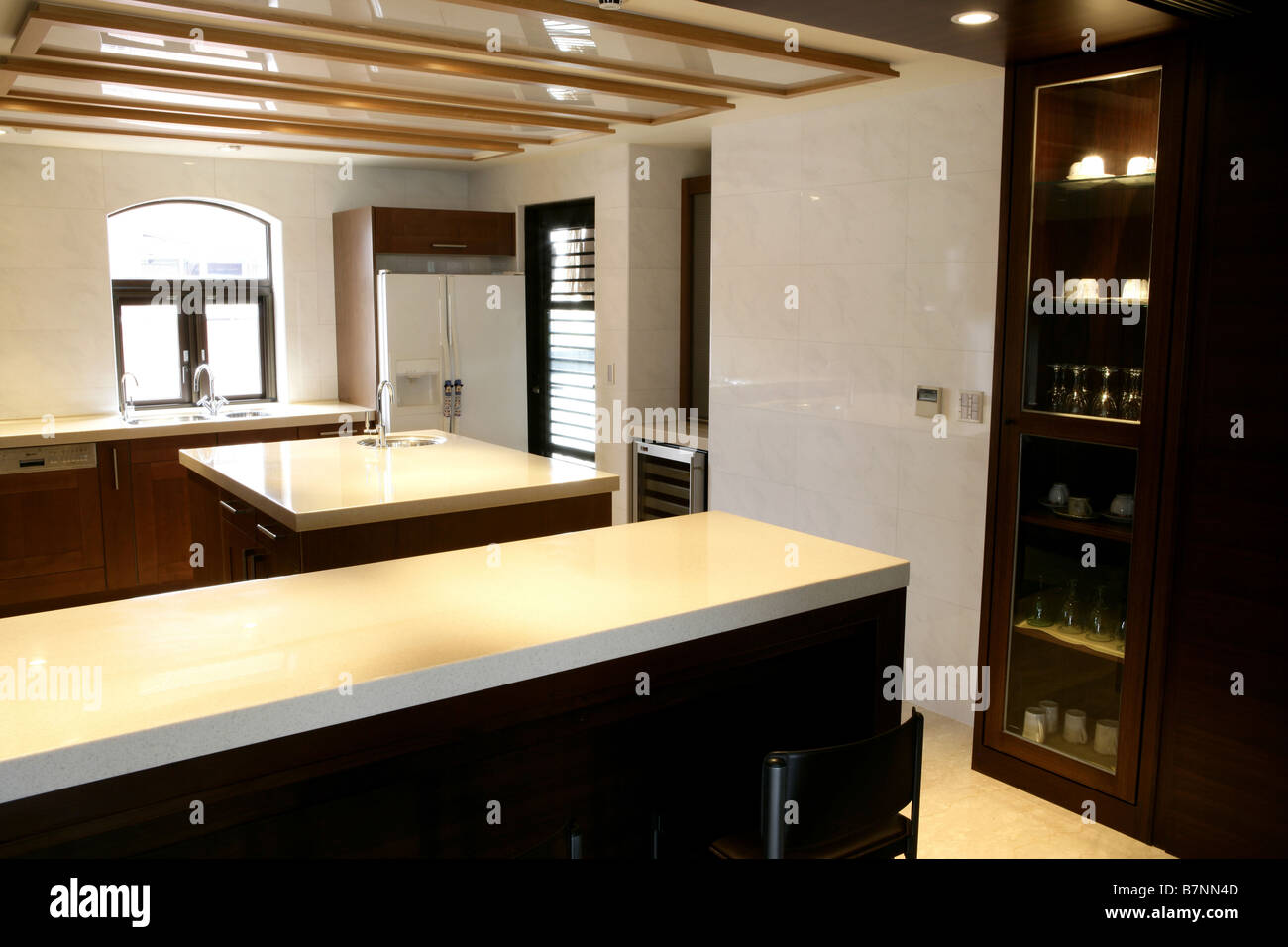 View of empty modern kitchen Stock Photo - Alamy