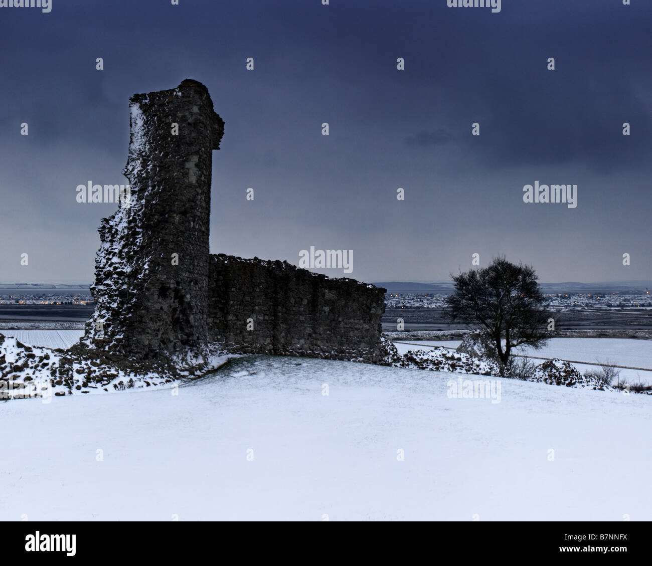 SOUTHEND-ON-SEA, ESSEX, UK - FEBRUARY 03, 2009:  View of Hadleigh Castle in winter with snow on the ground Stock Photo