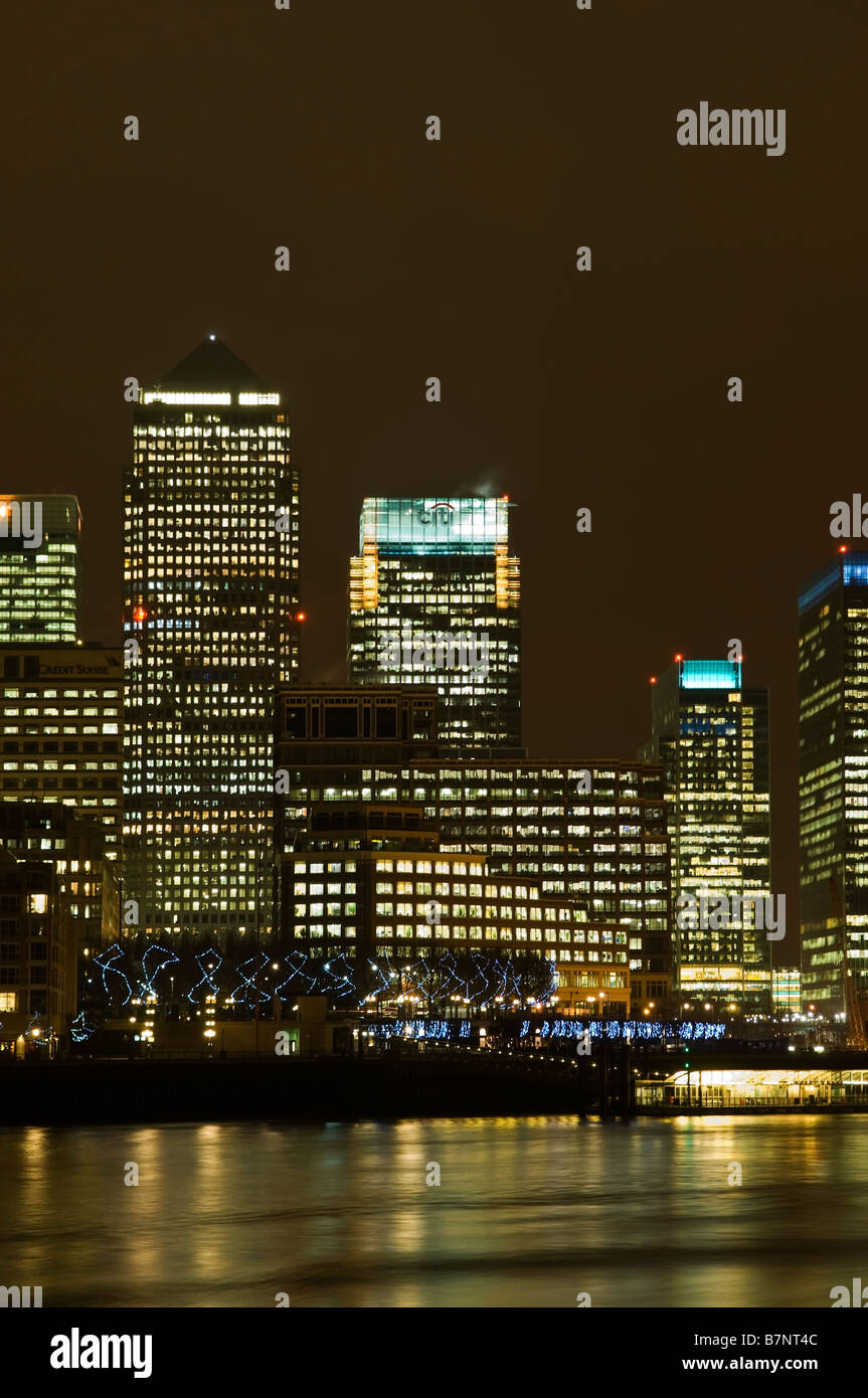 Business and financial development of Canary Wharf in London Docklands ...