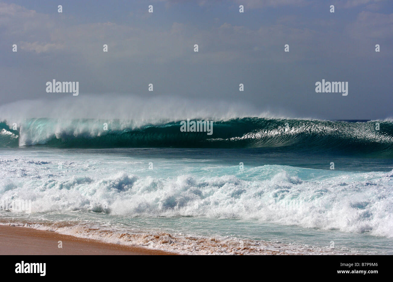 Perfect big empty wave barreling. Pipeline banzai Beach. North Shore Oahu. Hawaii USA Stock Photo