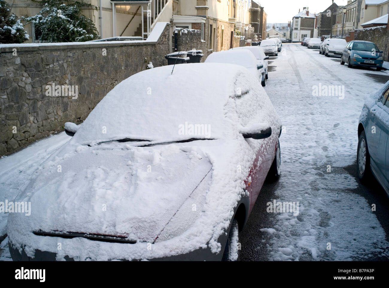 Cars covered in snow, UK Stock Photo - Alamy