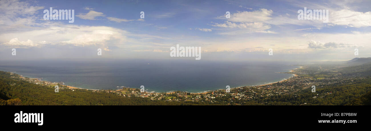 view from sublime point wollongong of the south pacific ocean Stock Photo