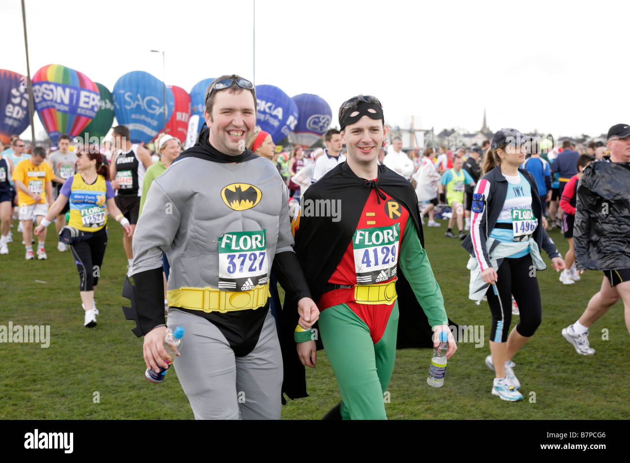 Batman and Robin Fun-runners at the London Marathon Stock Photo - Alamy