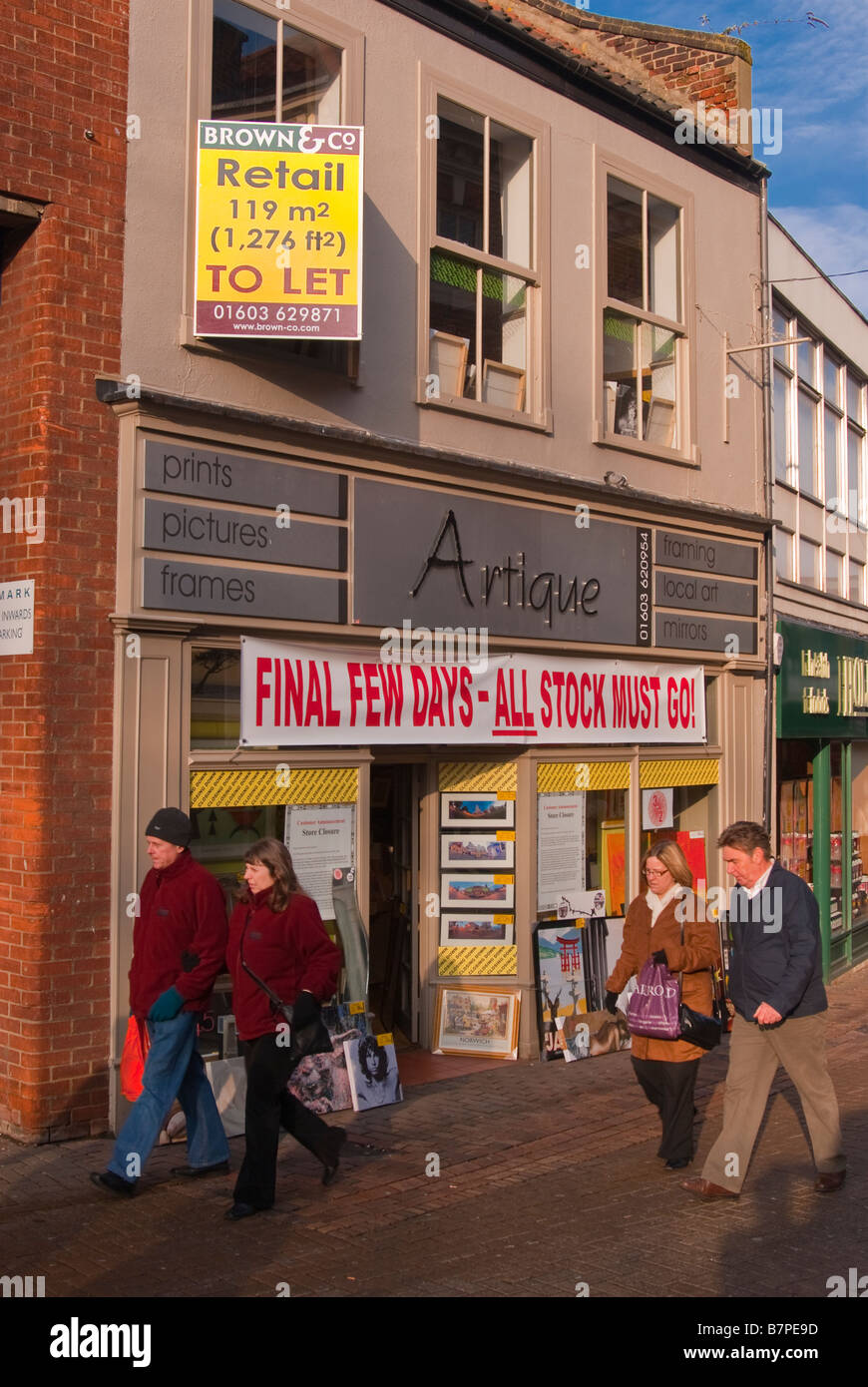 Artique shop store selling prints,pictures and frames in closing down