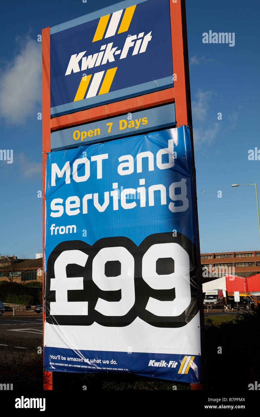 Kwik Fit MOT and Servicing sign Stock Photo