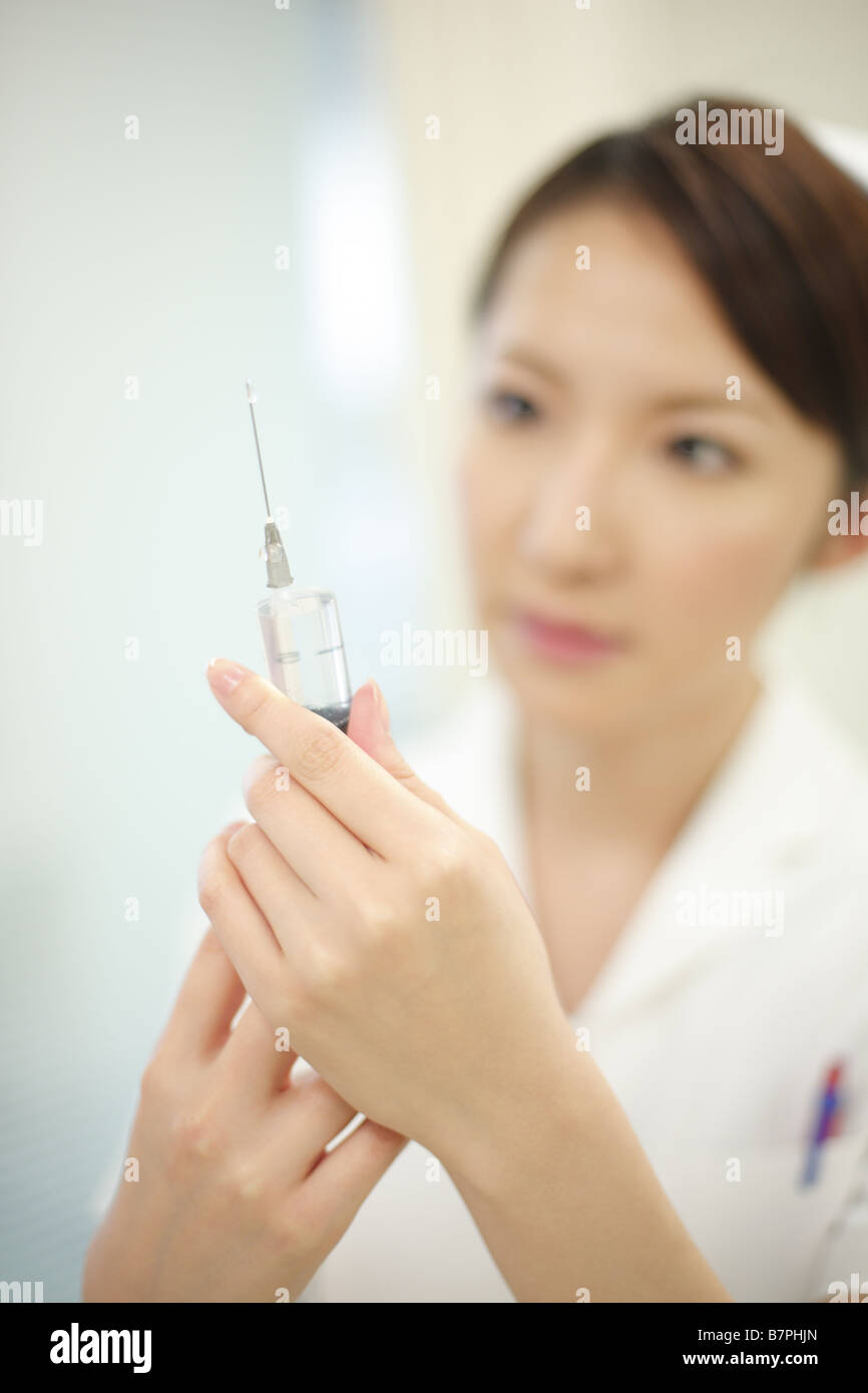 Nurse preparing injection hires stock photography and images Alamy