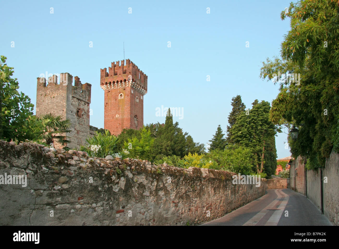 Castello Scaligero in Lazise forms part of the boundry walls which surround the town Stock Photo