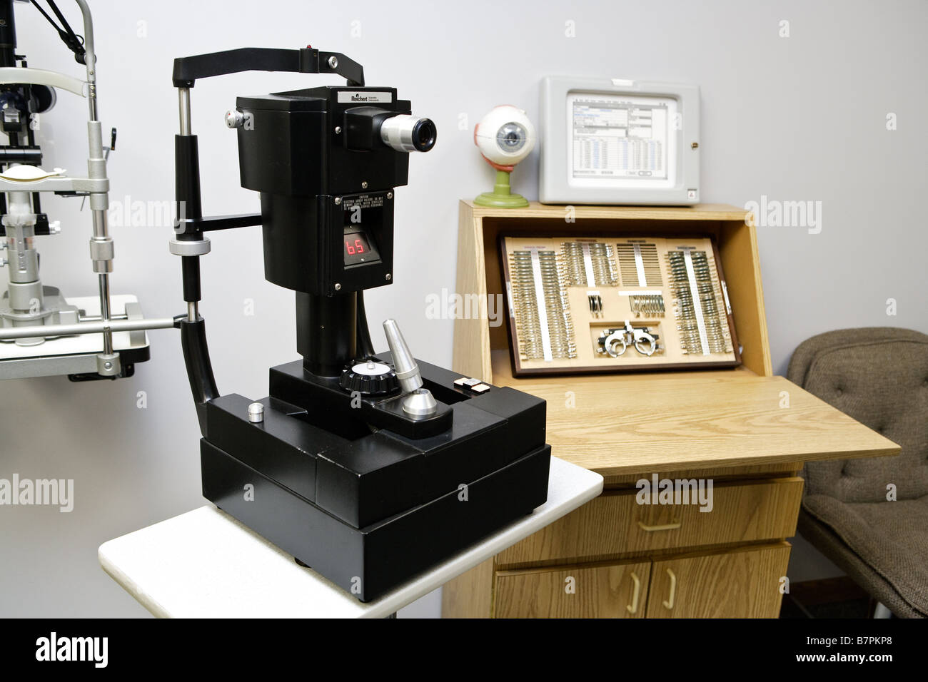 Optometry hi-res stock photography and images - Alamy
