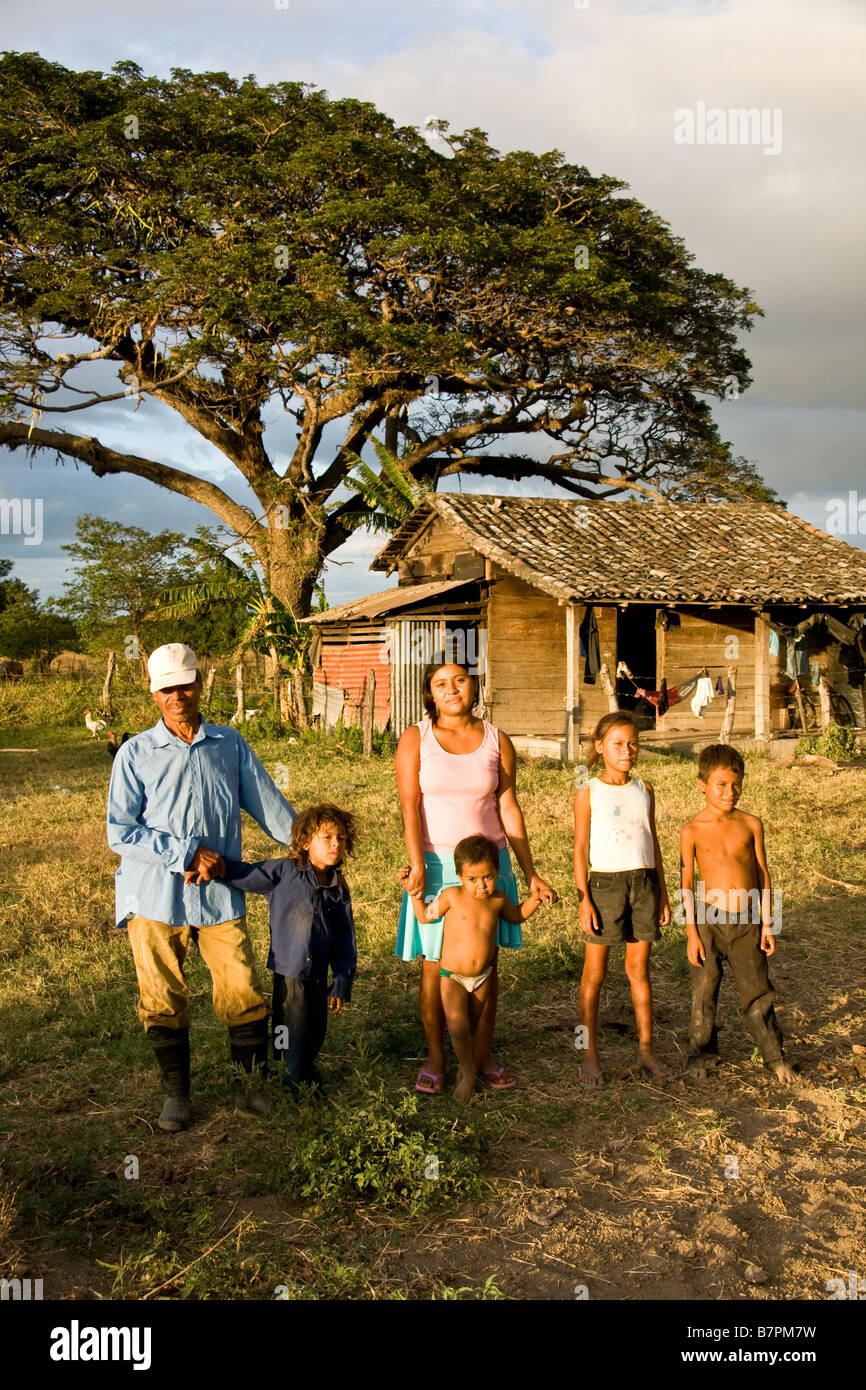 Nicaraguan farm laborer with family at their tenant house in rural Rivas department west of Lake Nicaragua Stock Photo