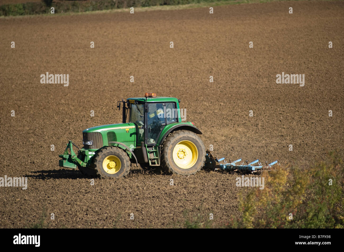John deere tractor on a farm hi-res stock photography and images - Alamy