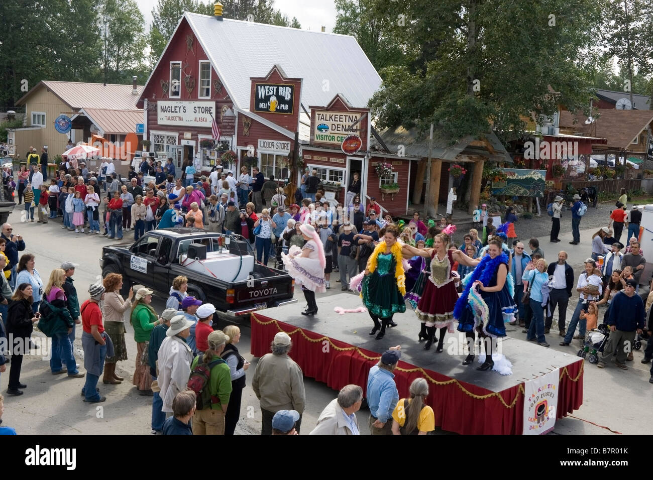 Moose dropping festival alaska hires stock photography and images Alamy