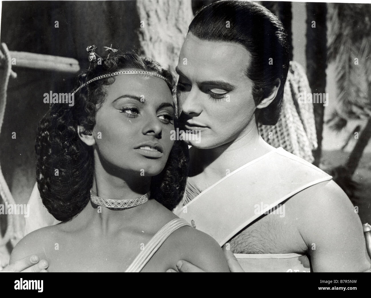 Aida  Year: 1953 - Italy Sophia Loren, Luciano Della Marra  Directed by Clemente Fracassi Stock Photo