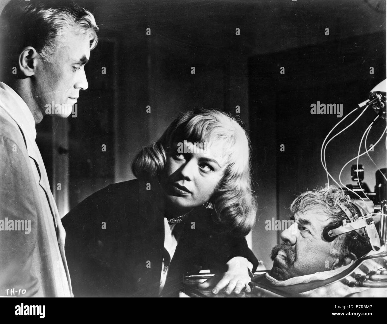 Die Nackte und der Satan  The Head Year: 1959 - West Germany Horst Frank, Karin Kernke, Michel Simon  Director: Victor Trivas Stock Photo