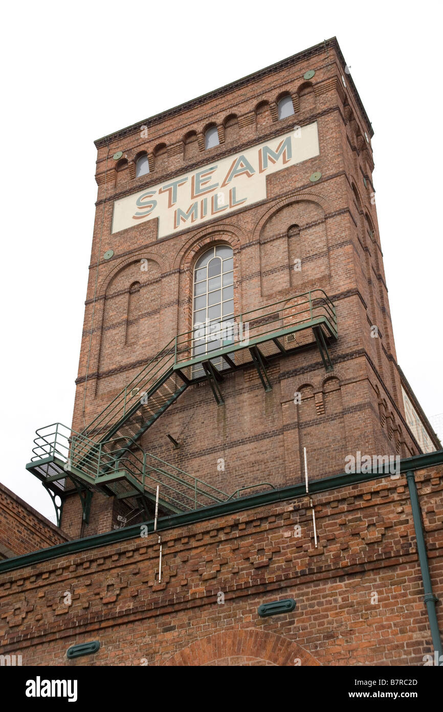 Steam Mill on the Shropshire Union Canal in the centre of Chester